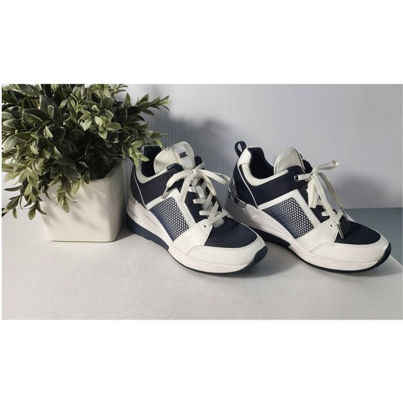 Michael Kors Wedge Sneakers Navy White Leather Accents Size 5.5 - Picture 2 of 10